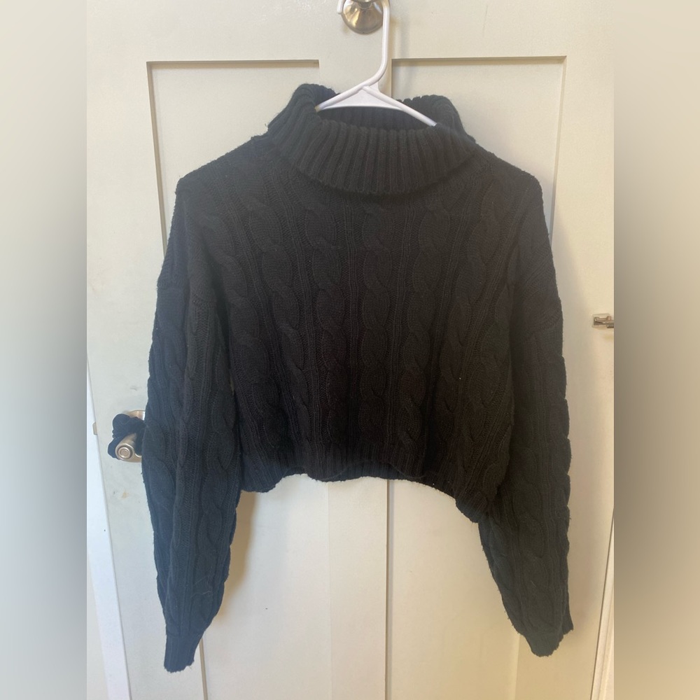 Black Chunky Cropped Sweater